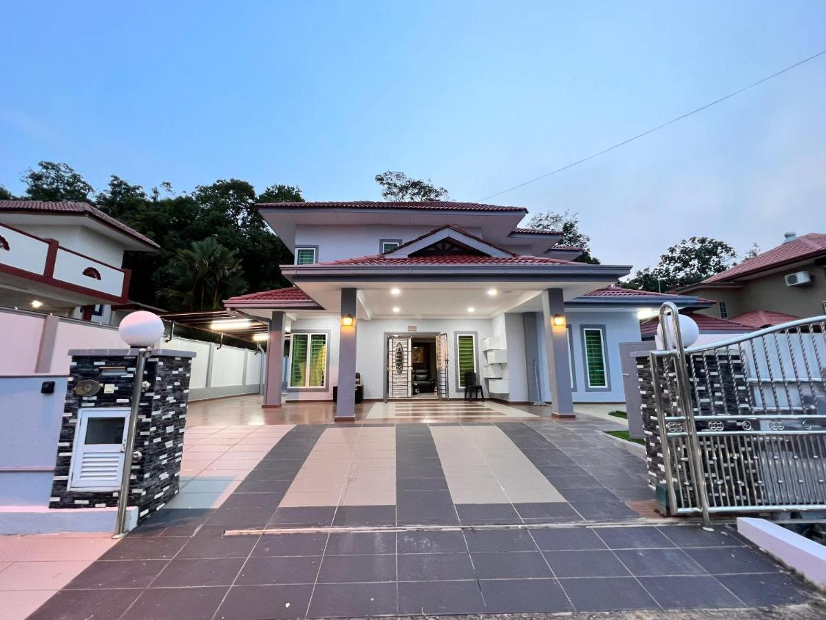 Bearbrick Homestay With Pool 포트딕슨 외부 사진